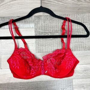 Victoria's Secret Red Lace Bralette 34C Wireless Adjustable Straps